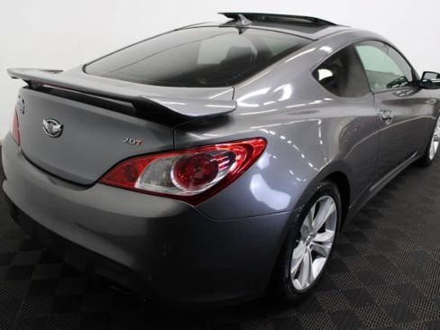Used 2011 Hyundai Genesis 2.0T RWD image 8