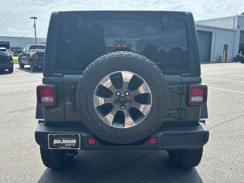 Used 2022 Jeep Wrangler Unlimited Rubicon AWD/4WD image 6