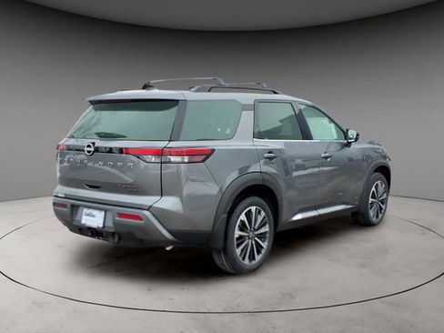 New 2026 Nissan Pathfinder Platinum image 9