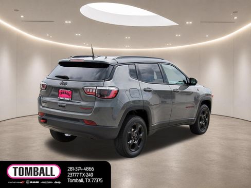 Used 2023 Jeep Compass Trailhawk AWD/4WD image 7