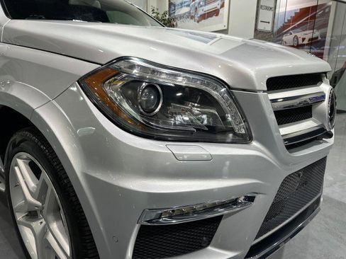 Used 2016 Mercedes-Benz GL 550 4MATIC image 18