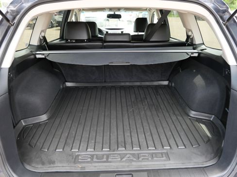 Used 2012 Subaru Outback 2.5i Limited w/ Moonroof Pkg AWD/4WD image 18