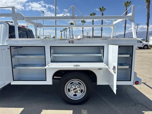 New 2025 Ford F350 XL w/ XL Chrome Package image 18