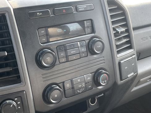 Used 2017 Ford F350 XL AWD/4WD image 4