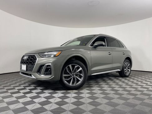 Certified 2025 Audi Q5 2.0T Premium Plus w/ Premium Plus Package image 2