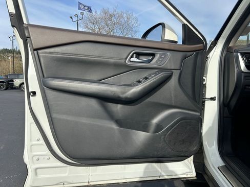 Used 2021 Nissan Rogue Platinum AWD/4WD image 24