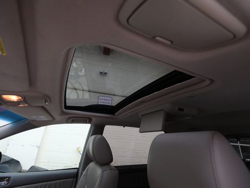 Used 2010 Toyota Sienna XLE FWD image 20