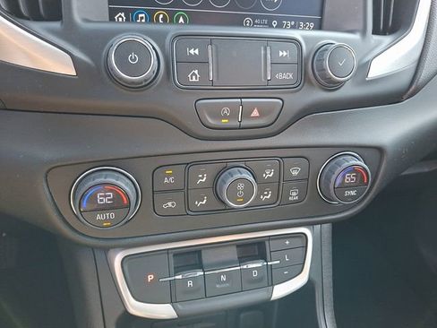 Used 2022 GMC Terrain SLT w/ Infotainment Package II image 16