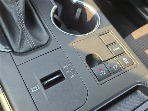 Certified 2024 Toyota Highlander LE FWD image 14