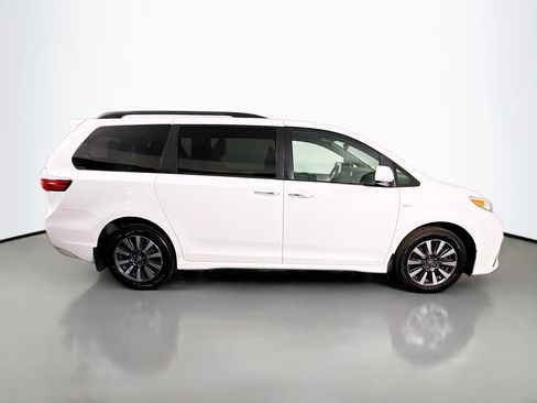 Used 2020 Toyota Sienna LE w/ LE Preferred Package AWD/4WD image 11