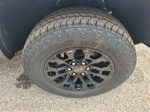 New 2026 GMC Canyon Elevation w/ Convenience Package image 15