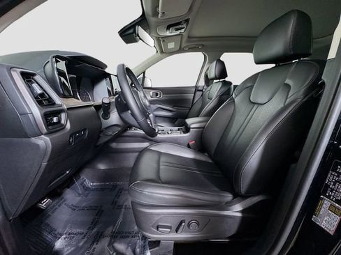Used 2023 Kia Sorento S w/ Panoramic Sunroof Package AWD/4WD image 18