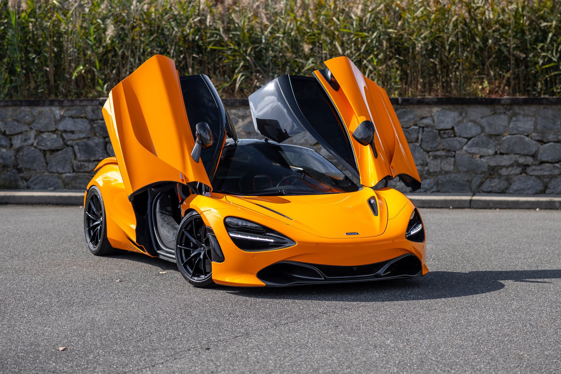 Used 2019 McLaren 720S RWD image 1
