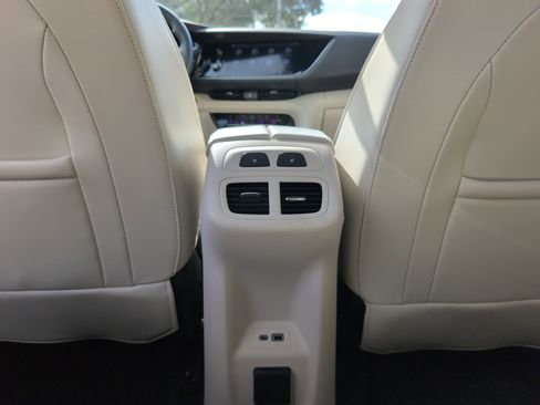 Used 2021 Buick Envision Avenir w/ Technology Package II image 31