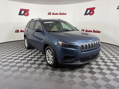 Used 2020 Jeep Cherokee Latitude w/ Advanced Safety Group FWD image 8