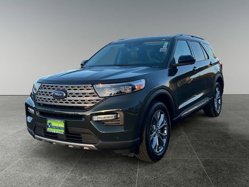 Used 2022 Ford Explorer Limited AWD/4WD image 4