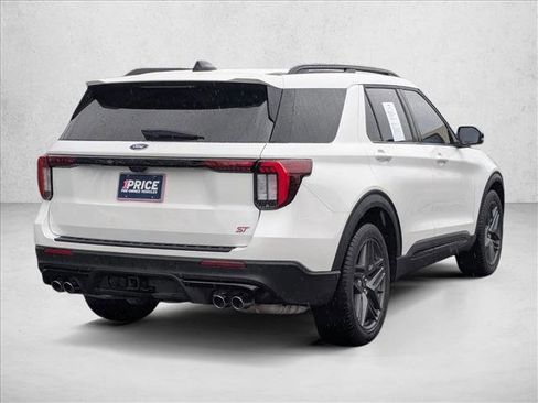 Used 2025 Ford Explorer ST image 5