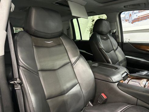 Used 2019 Cadillac Escalade ESV Premium Luxury AWD/4WD image 58