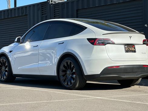 Used 2021 Tesla Model Y Performance image 3