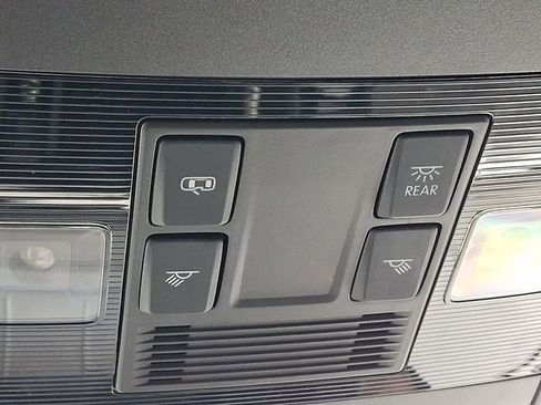 Used 2023 Volkswagen Atlas Cross Sport SE image 21