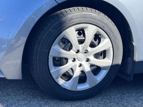 Used 2025 Toyota Corolla LE FWD image 8
