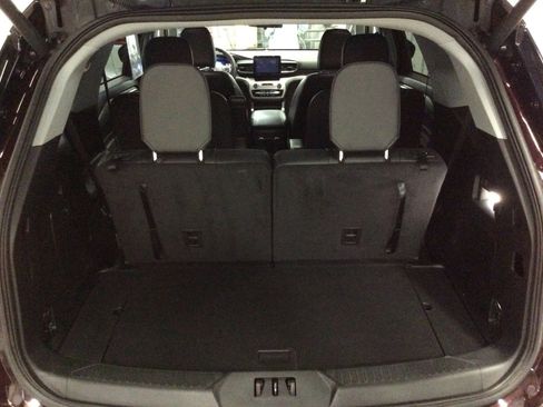 Used 2023 Ford Explorer XLT w/ Equipment Group 202A image 5