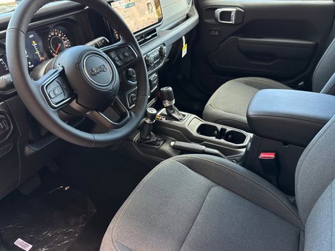 New 2026 Jeep Gladiator Sport image 9