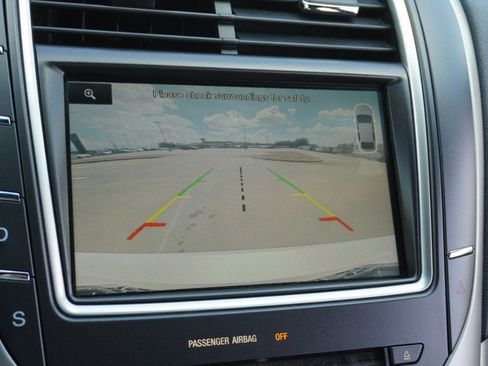 Used 2016 Lincoln MKX Premiere w/ Cargo Accessories Package FWD image 17