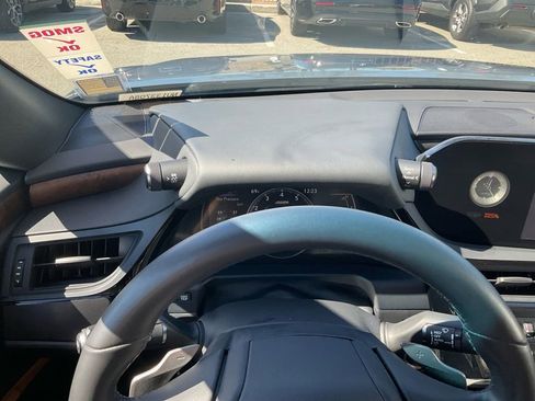 Used 2022 Lexus ES 350 w/ Premium Package image 25