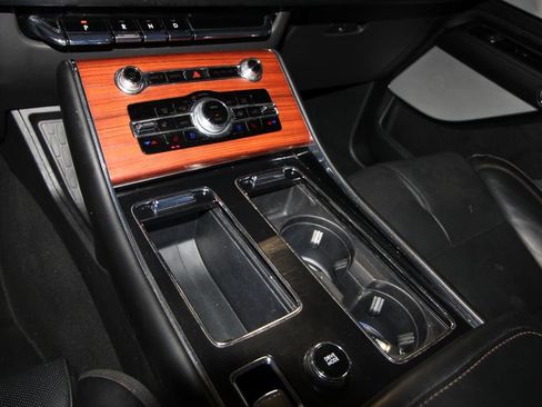 Used 2023 Lincoln Aviator Reserve w/ Equipment Group 201A image 18