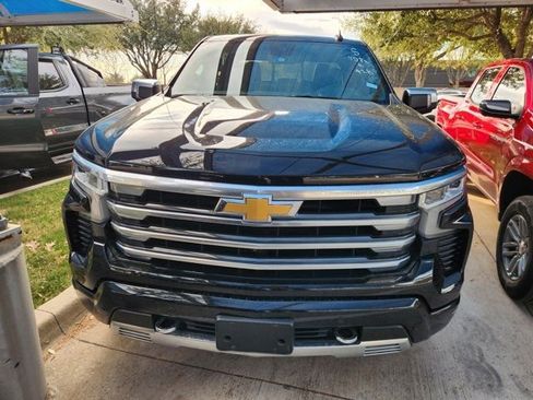 Used 2024 Chevrolet Silverado 1500 High Country w/ Z71 Off-Road Package image 2