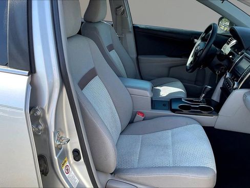 Used 2013 Toyota Camry LE FWD image 27