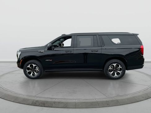 Used 2025 GMC Yukon XL AT4 w/ AT4 Premium Plus Package AWD/4WD image 5