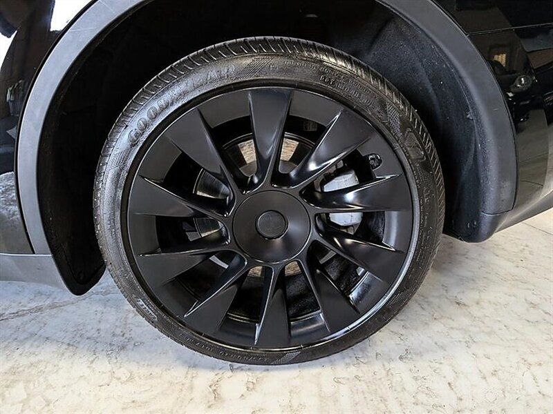 Used 2023 Tesla Model Y Long Range AWD/4WD image 14
