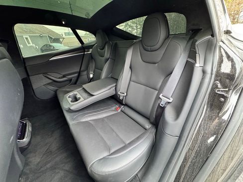 Used 2021 Tesla Model S Plaid image 15