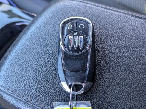 Used 2025 Buick Envista Sport Touring image 27