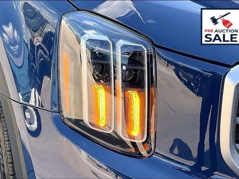 Used 2025 Kia Telluride S FWD image 28