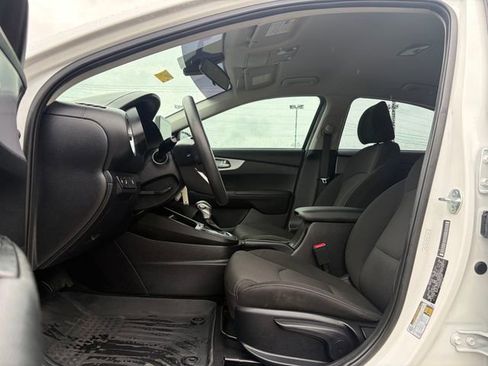 Used 2024 Kia Forte LXS w/ LXS Technology Package FWD image 14