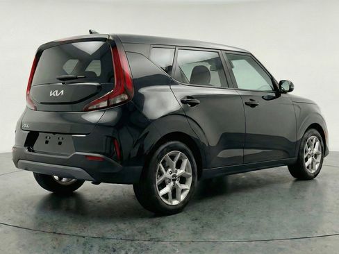 Used 2025 Kia Soul LX w/ LX Technology Package image 9