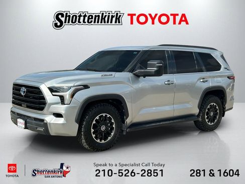 Used 2023 Toyota Sequoia SR5 w/ SR5 Premium Package image 1