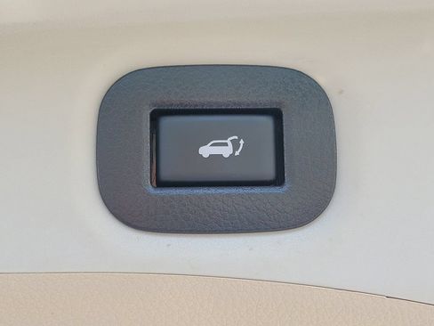 Used 2017 Nissan Rogue SL w/ SL Premium Package AWD/4WD image 15
