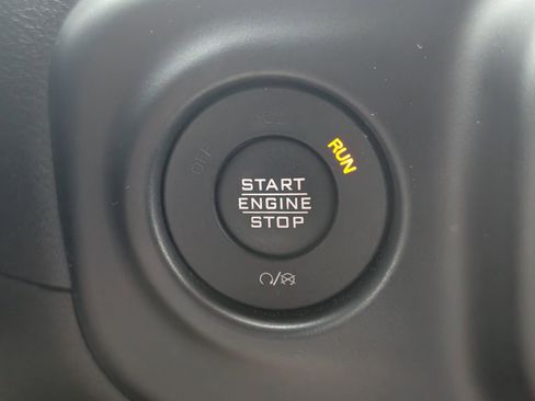 Used 2022 Jeep Gladiator Mojave AWD/4WD image 18