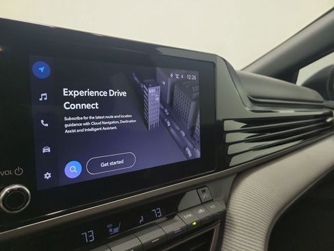 Used 2025 Toyota Camry SE w/ Convenience Package image 27