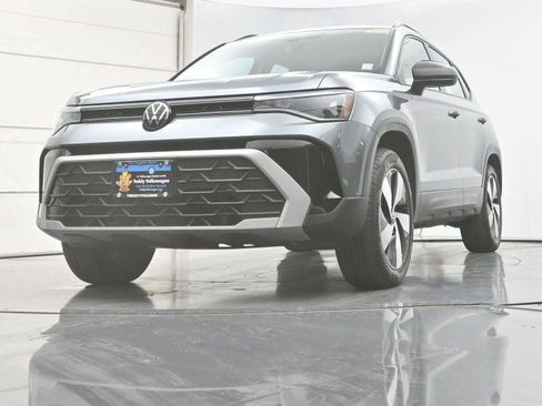 Certified 2025 Volkswagen Taos S AWD/4WD image 29