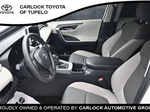 Used 2025 Toyota RAV4 XLE w/ Convenience Package FWD image 37
