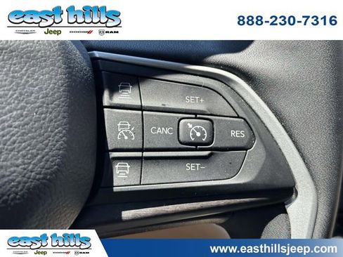 Certified 2023 Jeep Grand Cherokee Limited w/ Luxury Tech Group II AWD/4WD image 32