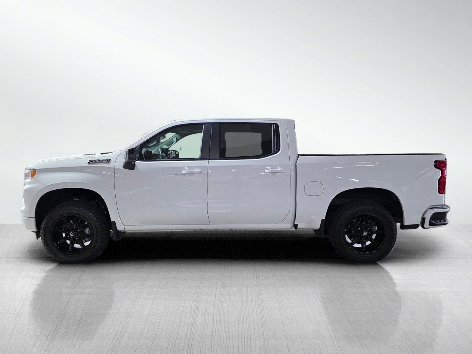 Used 2024 Chevrolet Silverado 1500 RST w/ Convenience Package II AWD/4WD image 4