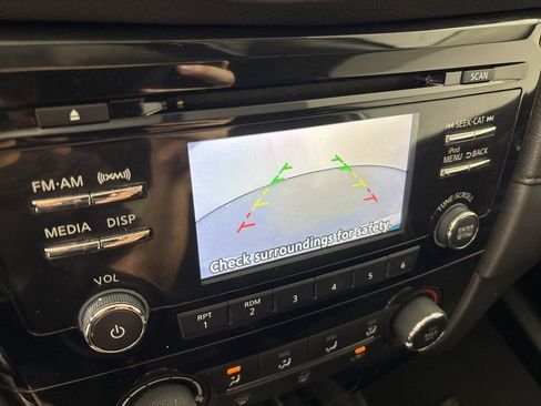 Used 2017 Nissan Rogue S AWD/4WD image 37