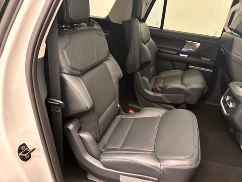 New 2025 Ford Expedition Max Platinum w/ Driver's Package image 31