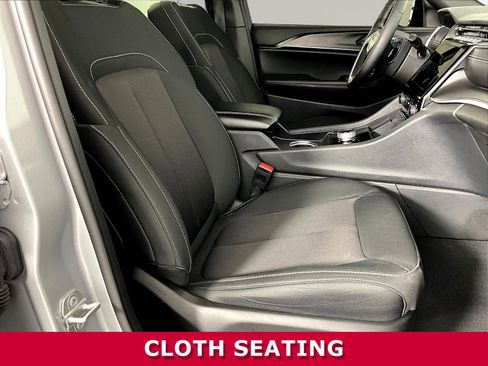 Used 2024 Jeep Grand Cherokee Laredo w/ Luxury Tech Group I AWD/4WD image 27
